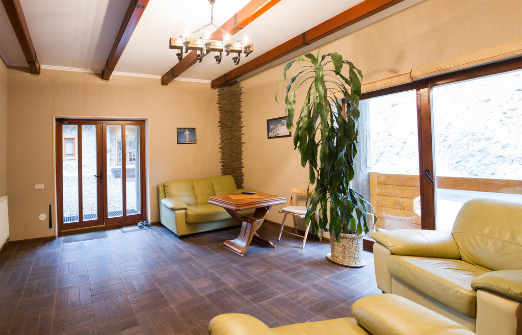 Gans Hotel Bukovel Bagian luar foto